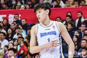 德甲直播-付政浩：首钢本场多次出现伤病状况 曾凡博伤情将决定系列赛走势