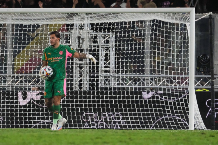 五大联赛-转会费分歧显著：加拉塔萨雷1000万欧求购埃德森遭曼城2500万标价拒绝