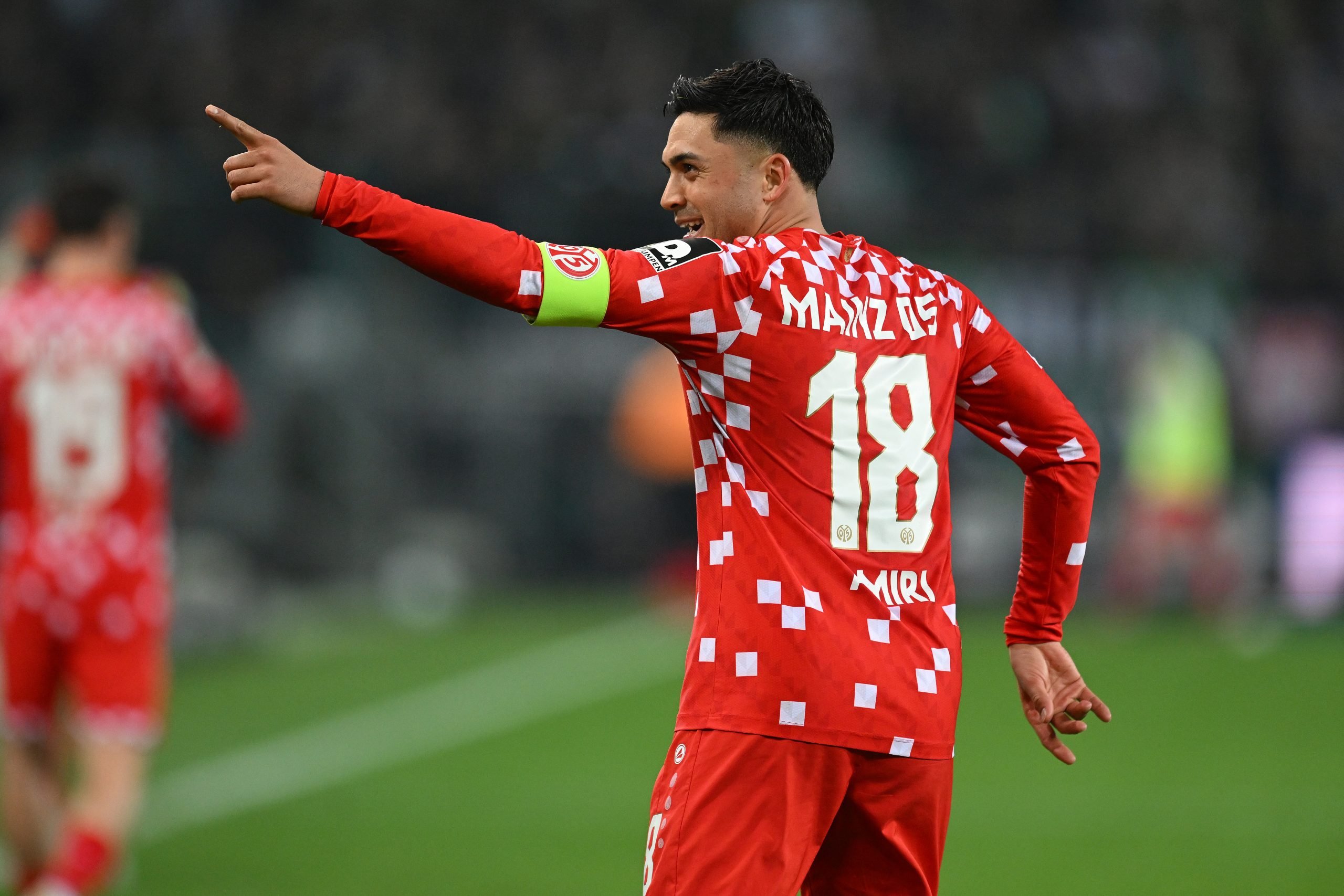 曼晚：曼联正在寻找廉价中场球员，他们应该考虑签下阿米里