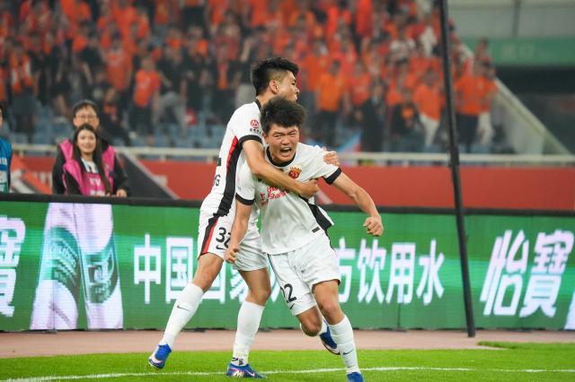 赛程更新-【中超】杨希赛季首球克雷桑圆月弯刀 泰山1比1海港